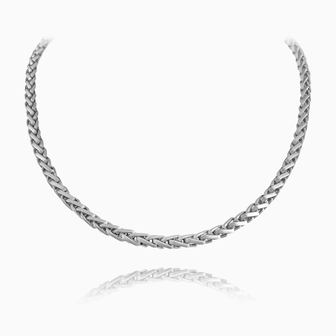 Silver wheat chain-halskedja med glänsande flätad struktur, frilagd mot vit bakgrund.
#en:color_silver,sv:farg_silver